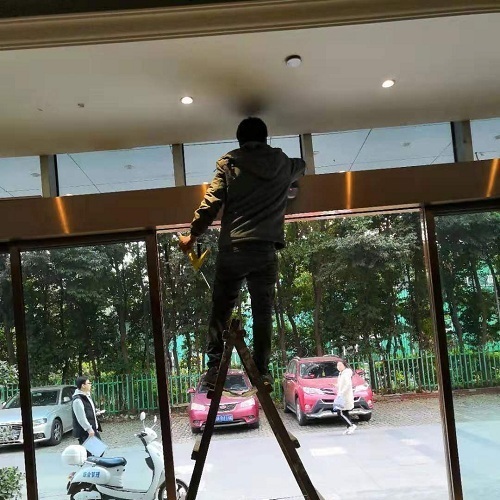 酒店自動門案例,成都酒店感應(yīng)自動門案例 酒店自動門案例,成都酒店感應(yīng)自動門案例