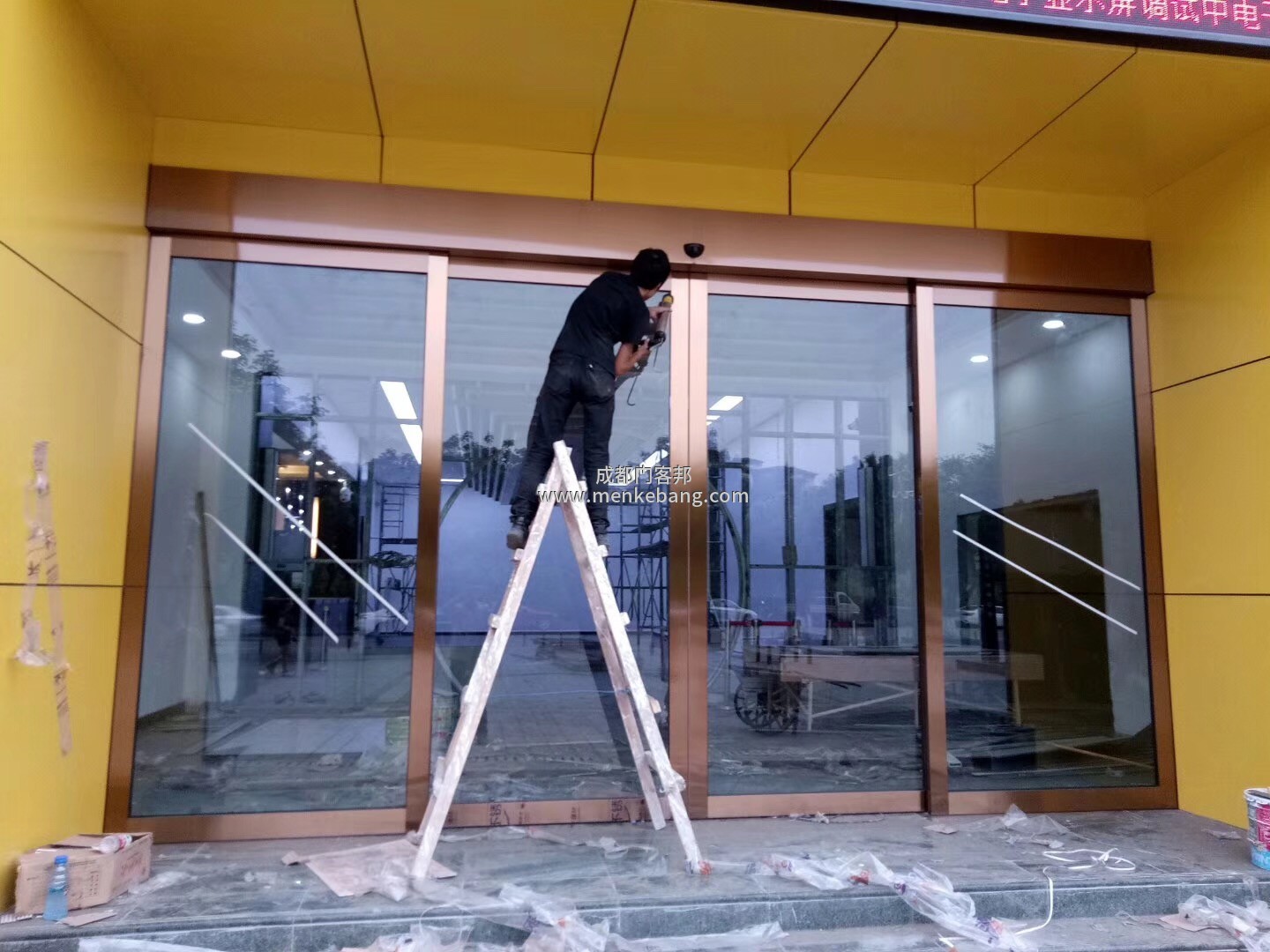 四川自動感應門找哪家,自動感應門電話咨詢