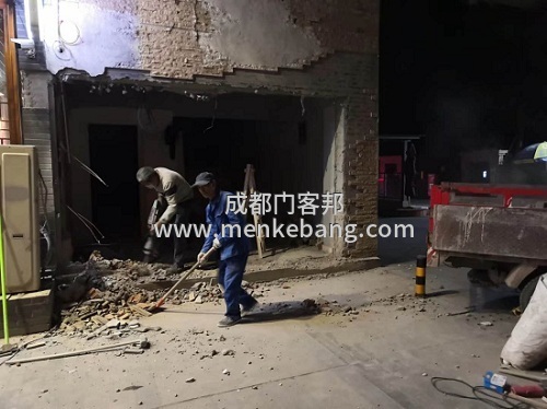 1成都雙流無人酒店感應(yīng)門案例,無人酒店自動感應(yīng)大門案例