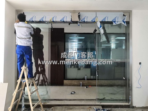 感應(yīng)玻璃自動(dòng)門(mén),龍泉玻璃門(mén)自動(dòng)門(mén)安裝定制廠(chǎng)家案例