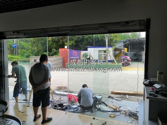 雙流公興鎮自動感應門安裝案例,成都雙流美食展廳感應門案例 雙流公興鎮自動感應門安裝案例,成都雙流美食展廳感應門案例