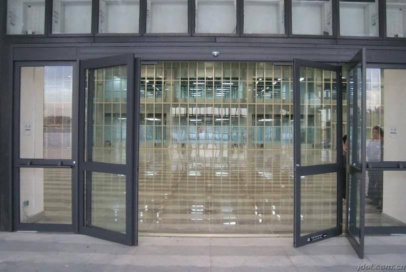 緊急逃生門的作用?