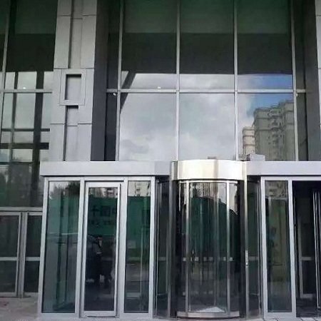 成都旋轉(zhuǎn)門工程案例