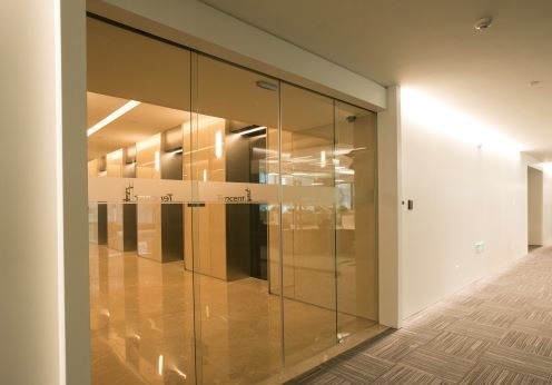 成都無框玻璃自動感應門安裝 成都無框玻璃自動感應門安裝